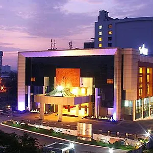 4* Hotel Gokulam Park